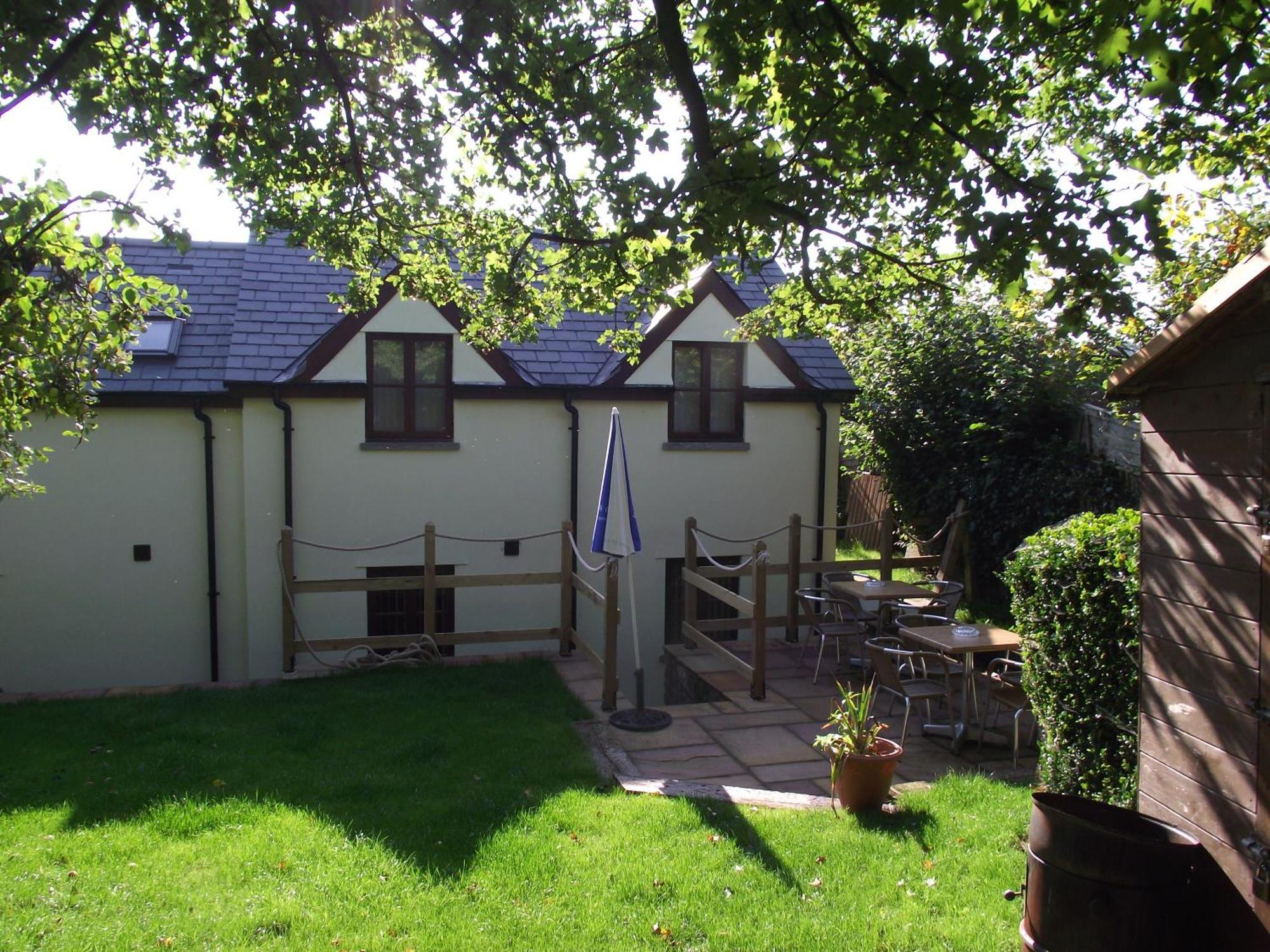 Carpenters Cottages Llanishen Eksteriør billede